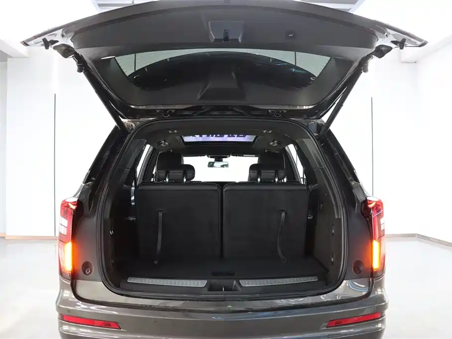 Cadillac XT6 2022 — фото 24