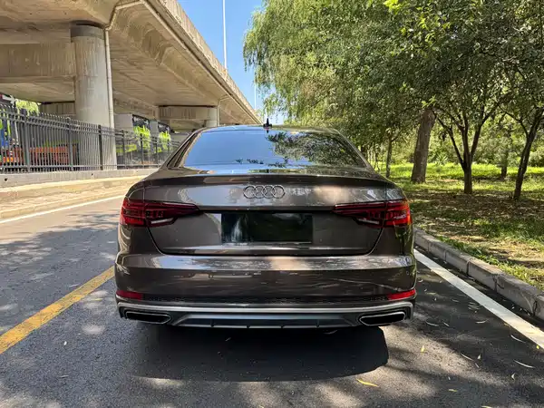 Audi A4L 2019