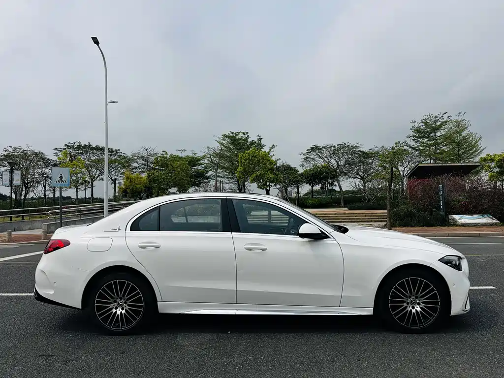 Mercedes-Benz C-Class 2023 — фото 14