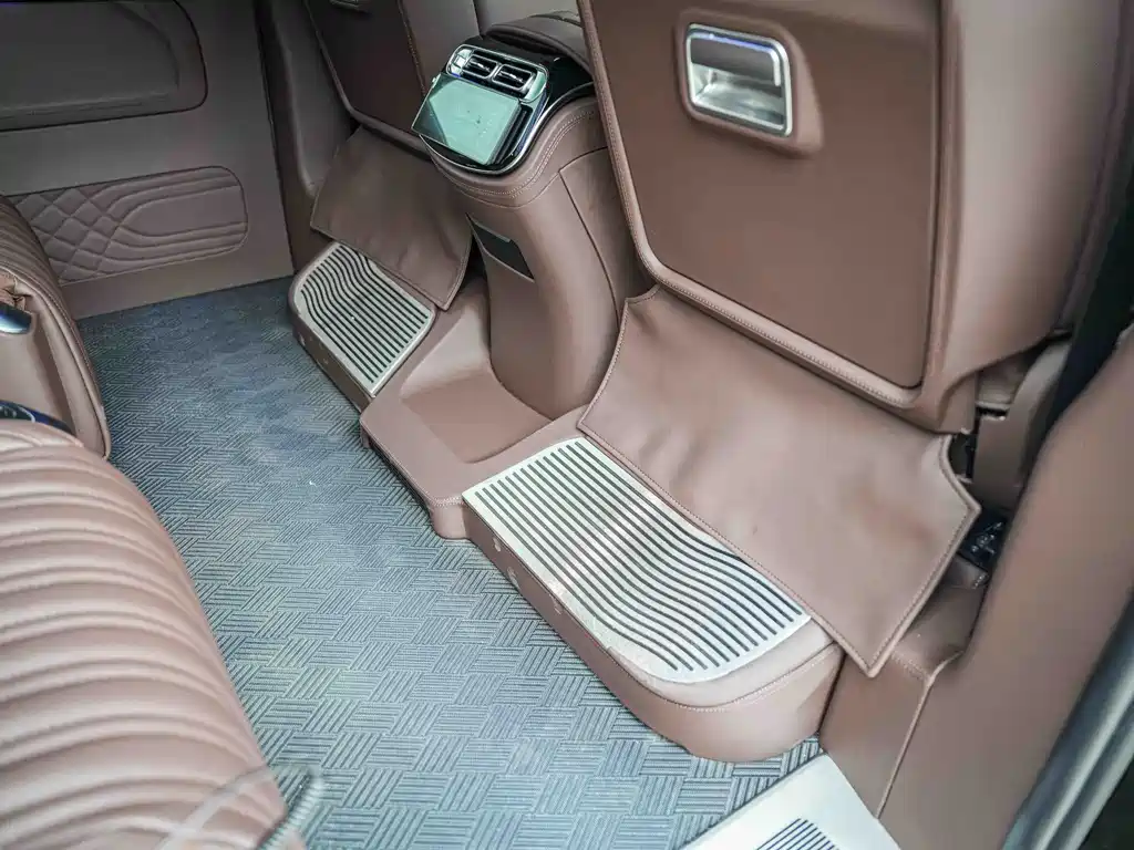 Mercedes-Benz Vito 2023 — фото 11