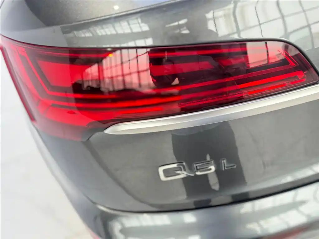 Audi Q5L 2022 — фото 11