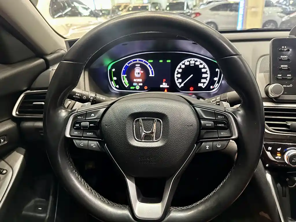 Honda Inspire 2021 — фото 9