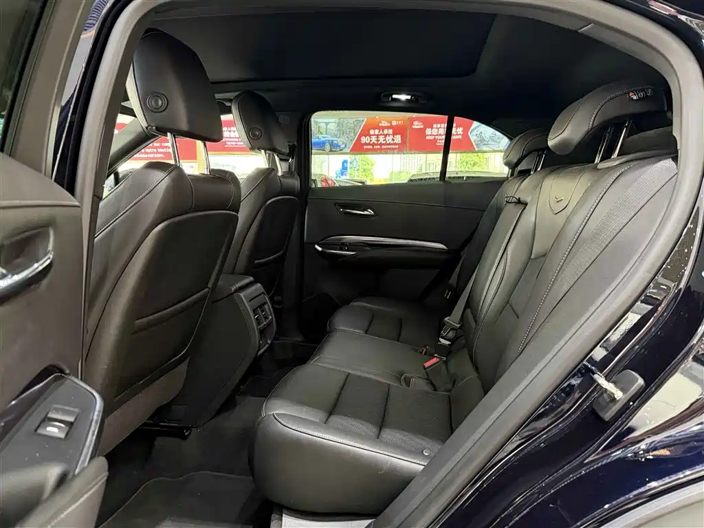 Cadillac XT4 2020 — фото 12