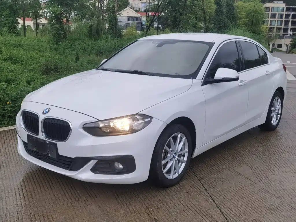 BMW 1 Series 2018 — фото 1