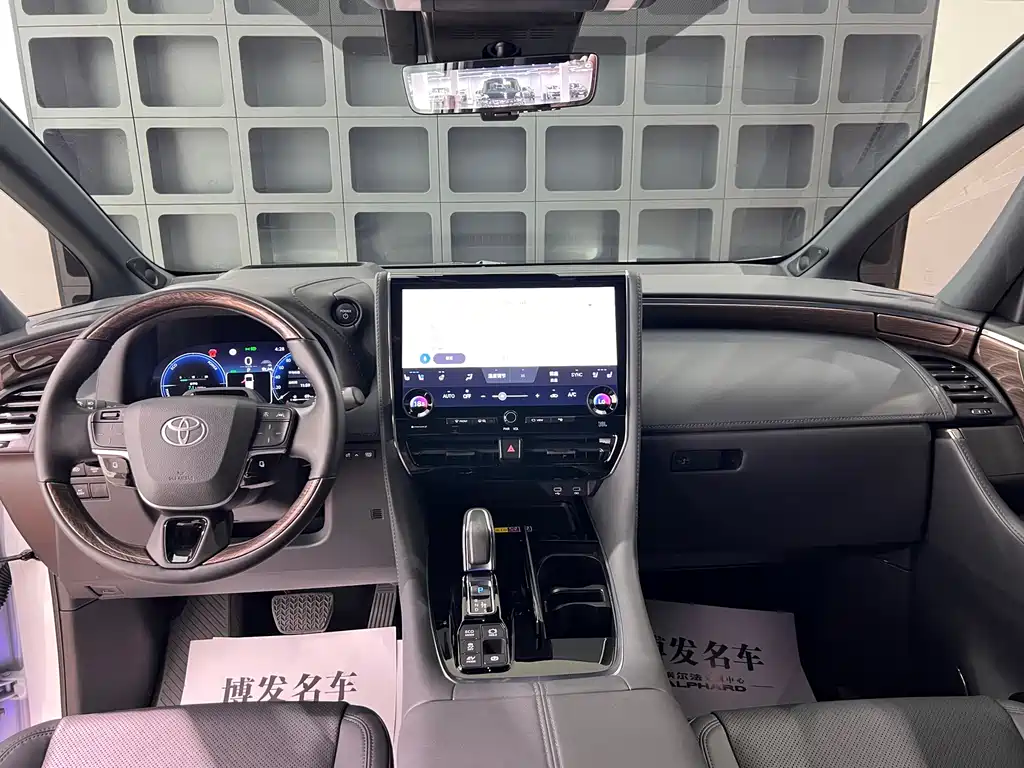 Toyota Alphard 2025 — фото 29
