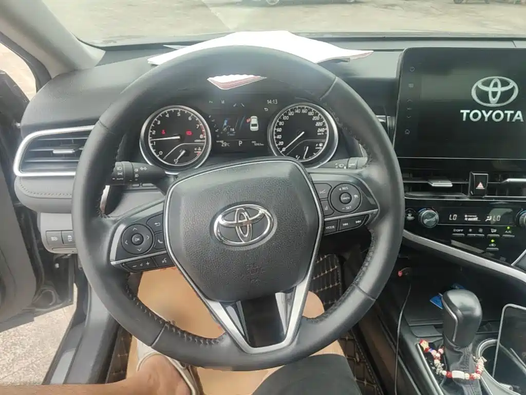 Toyota Camry 2022 — фото 11