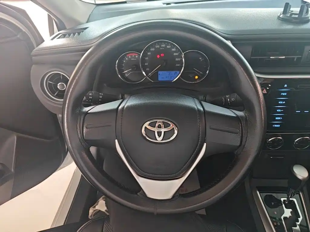 Toyota Corolla 2019 — фото 11