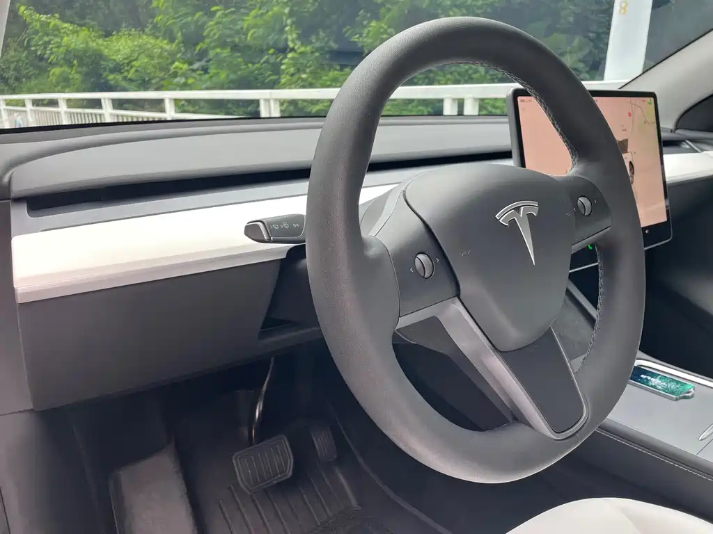 Tesla Model Y 2023 — фото 17