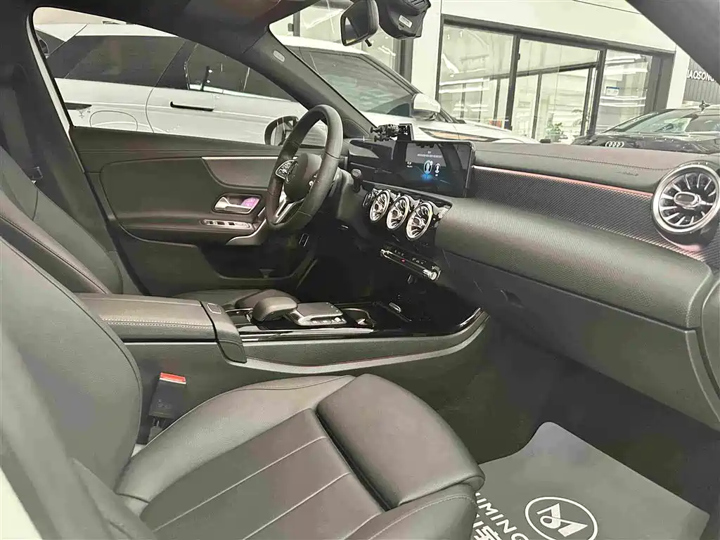 Mercedes-Benz A-Class 2021 — фото 17
