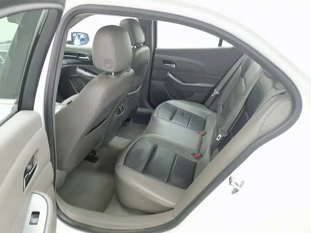 Chevrolet Malibu 2014 — фото 15