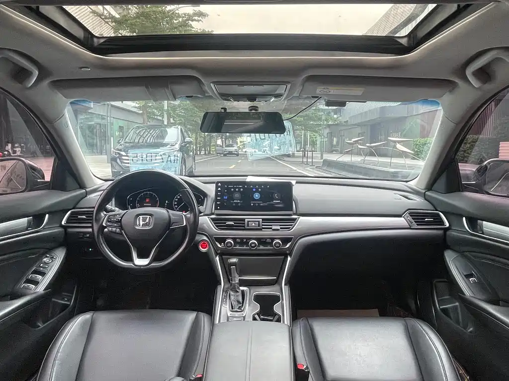 Honda Accord 2022 — фото 12