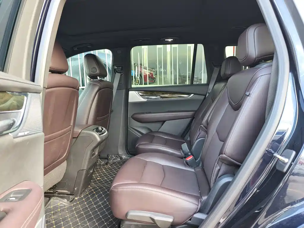 Cadillac XT6 2022 — фото 9