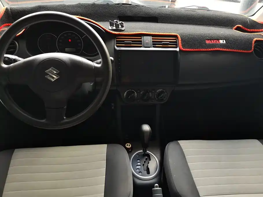 Suzuki Swift 2014 — фото 12