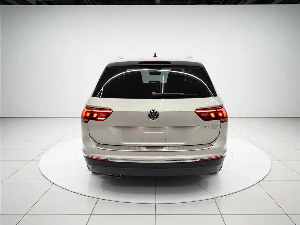 Volkswagen Tiguan L 2018 — фото 6