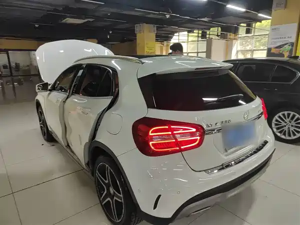 Mercedes-Benz GLA 2015