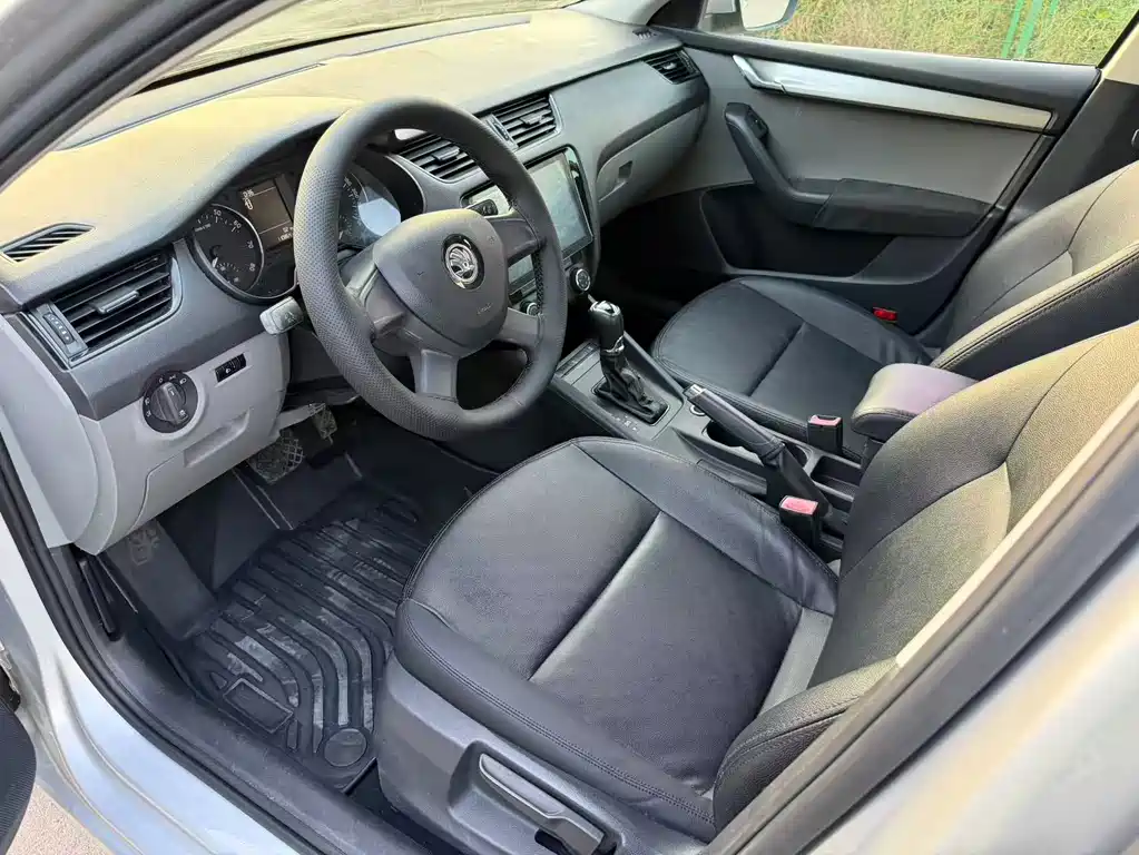 Skoda Octavia 2015 — фото 4