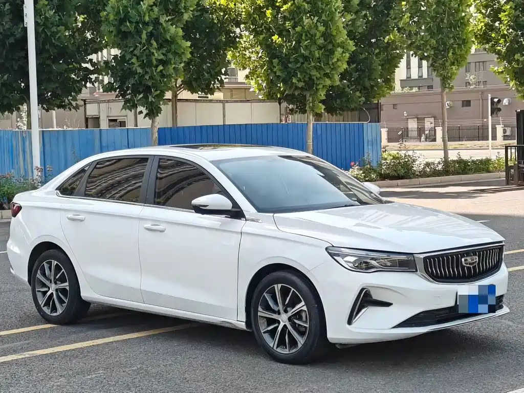 Geely Emgrand 2023