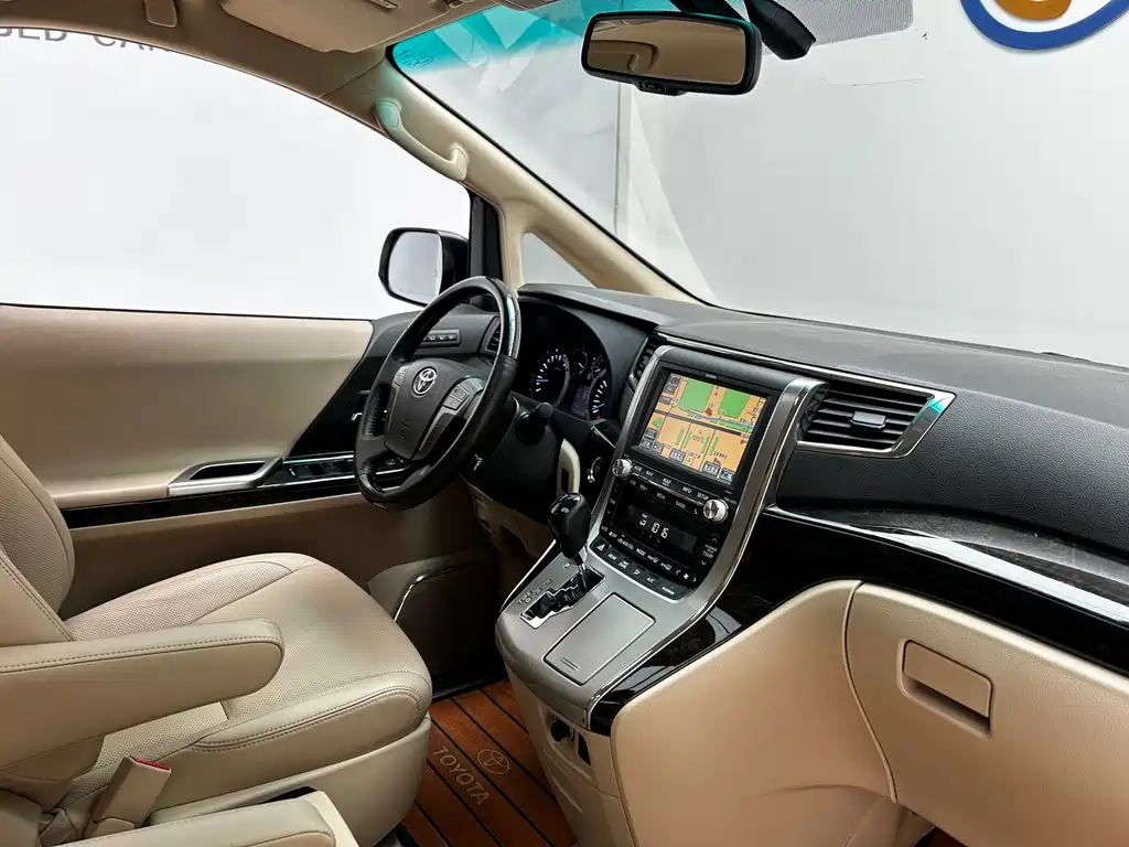 Toyota Alphard 2015 — фото 17