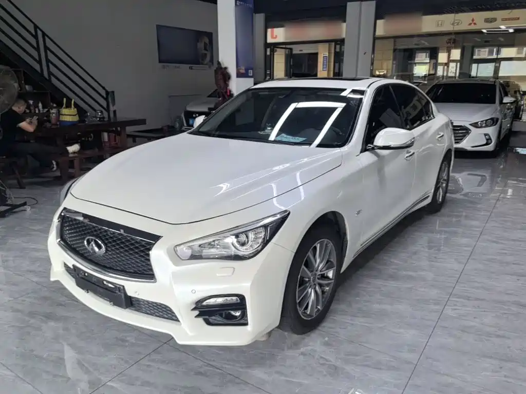 Infiniti Q50L 2016 — фото 1