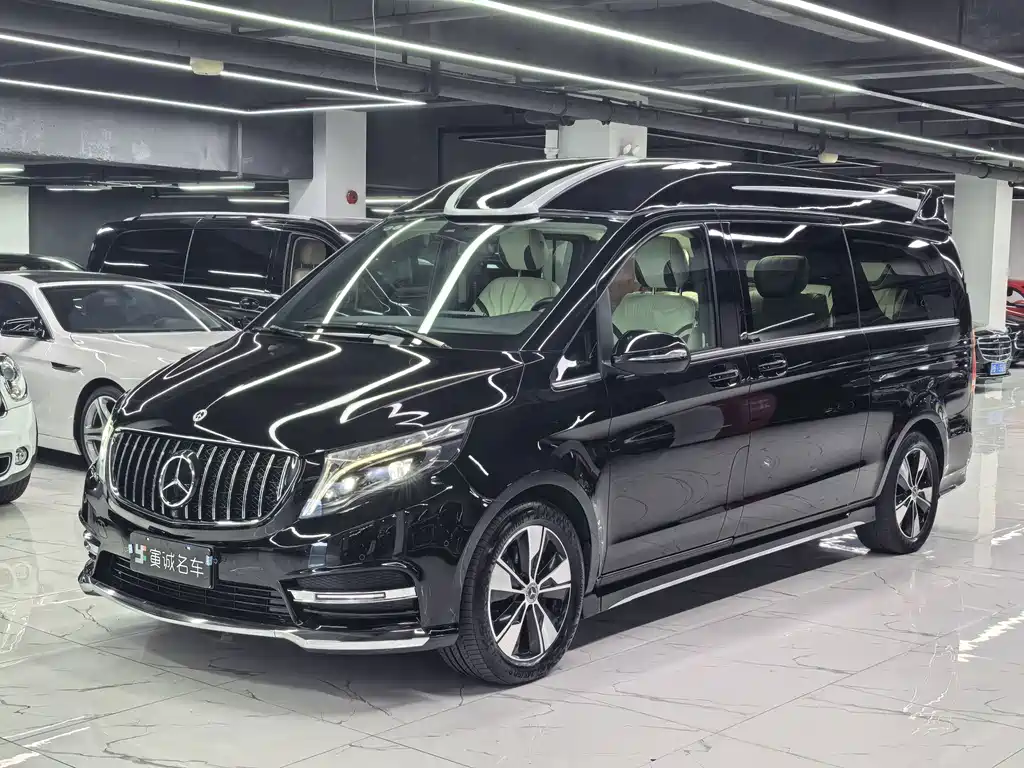 Mercedes-Benz V-Class 2022 — фото 1