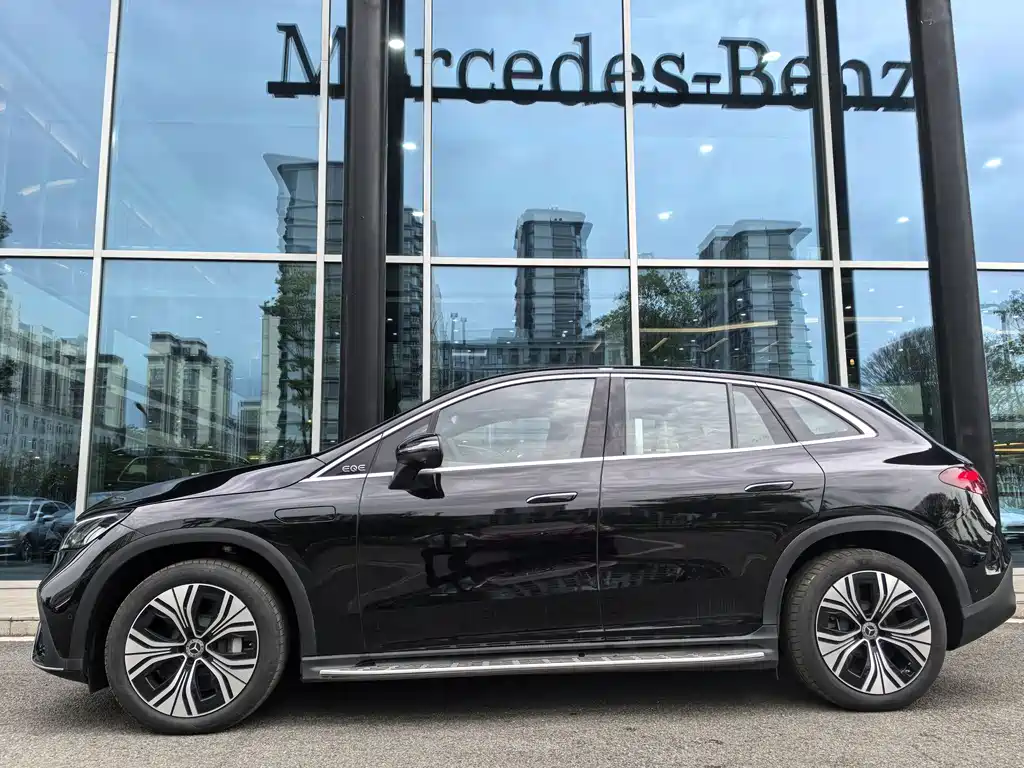 Mercedes-Benz EQE SUV 2025 — фото 16