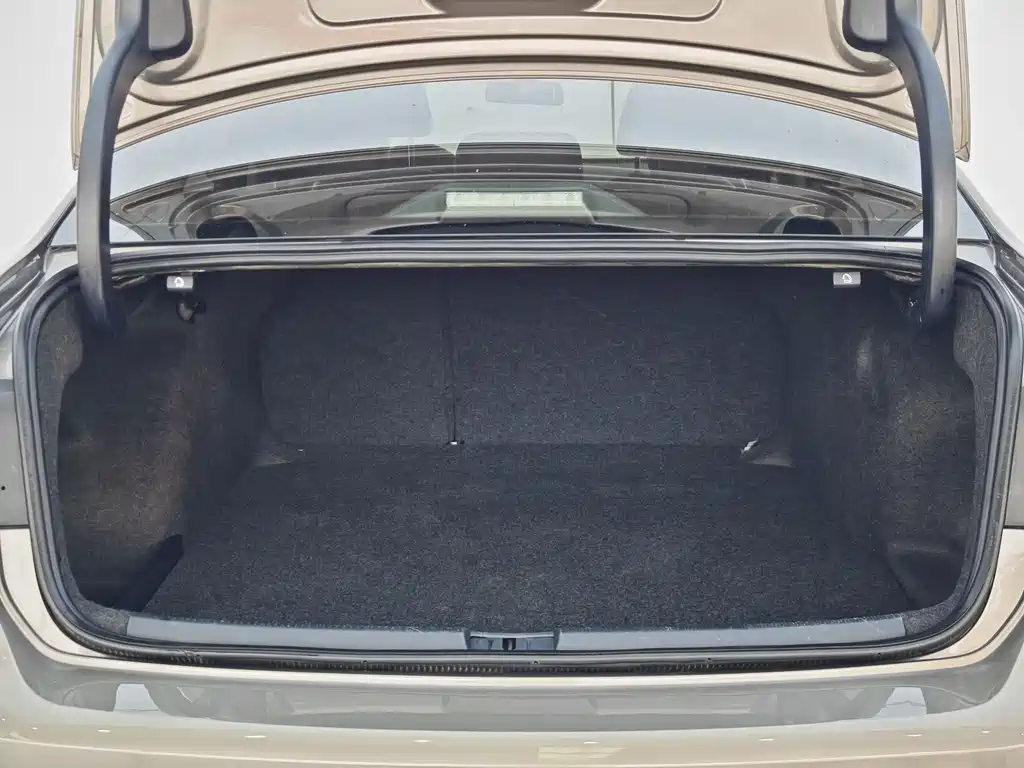 Volkswagen Passat 2014 — фото 13