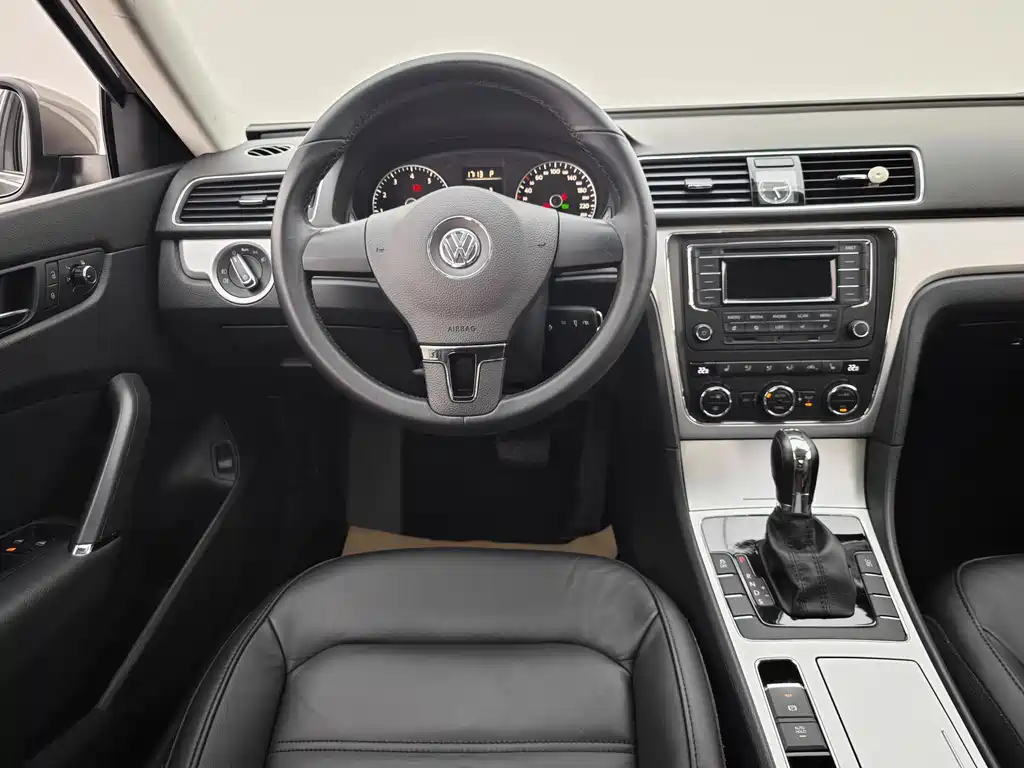Volkswagen Passat 2014 — фото 23