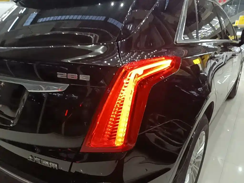 Cadillac XT5 2019 — фото 8