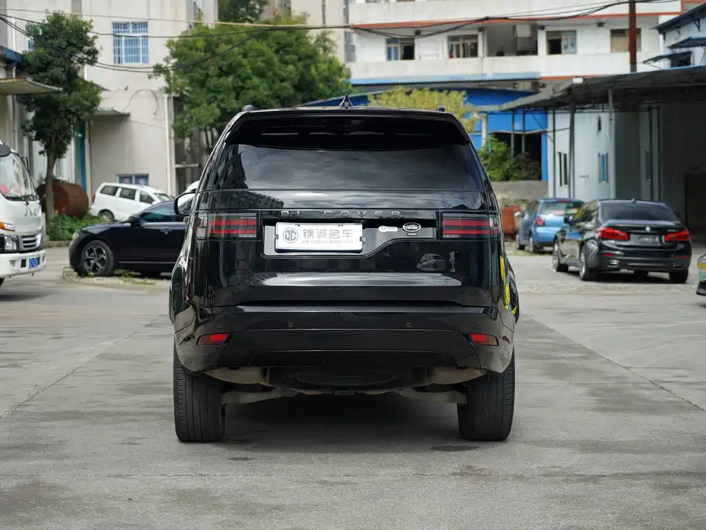 Land Rover Discovery 2023 — фото 11