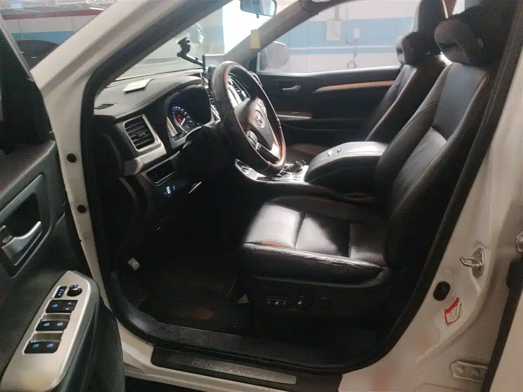 Toyota Highlander 2017 — фото 14