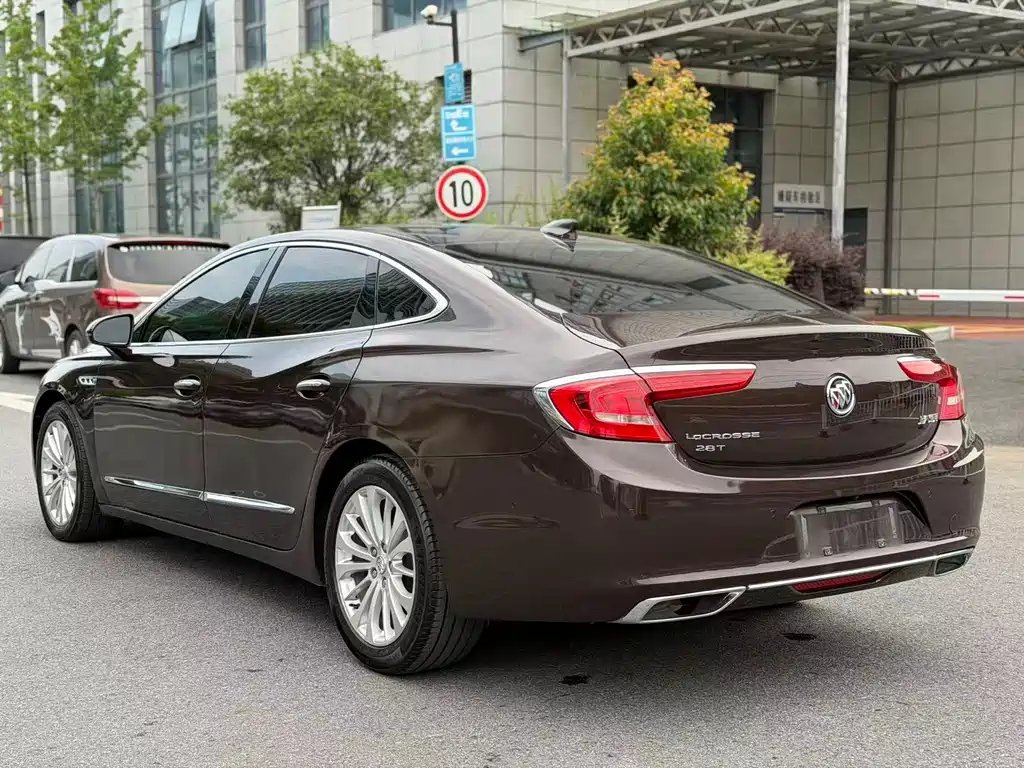 Buick LaCrosse 2017 — фото 13