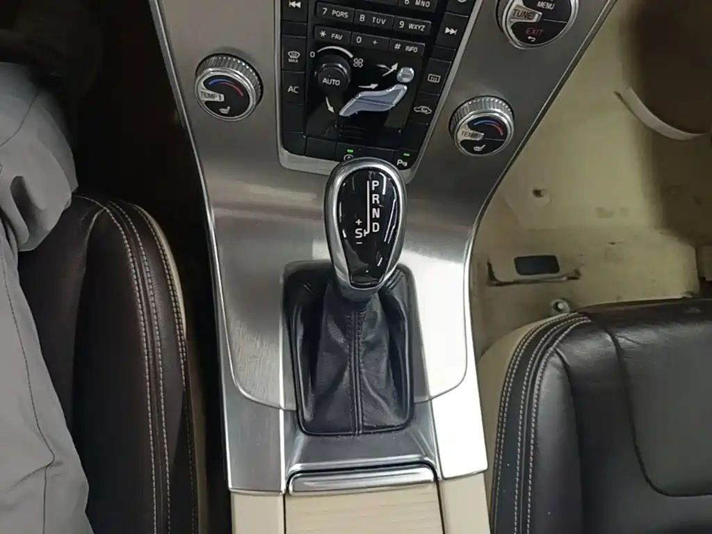 Volvo S60 2014 — фото 14