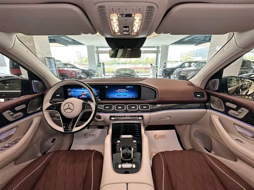 Mercedes-Benz GLS — фото 6