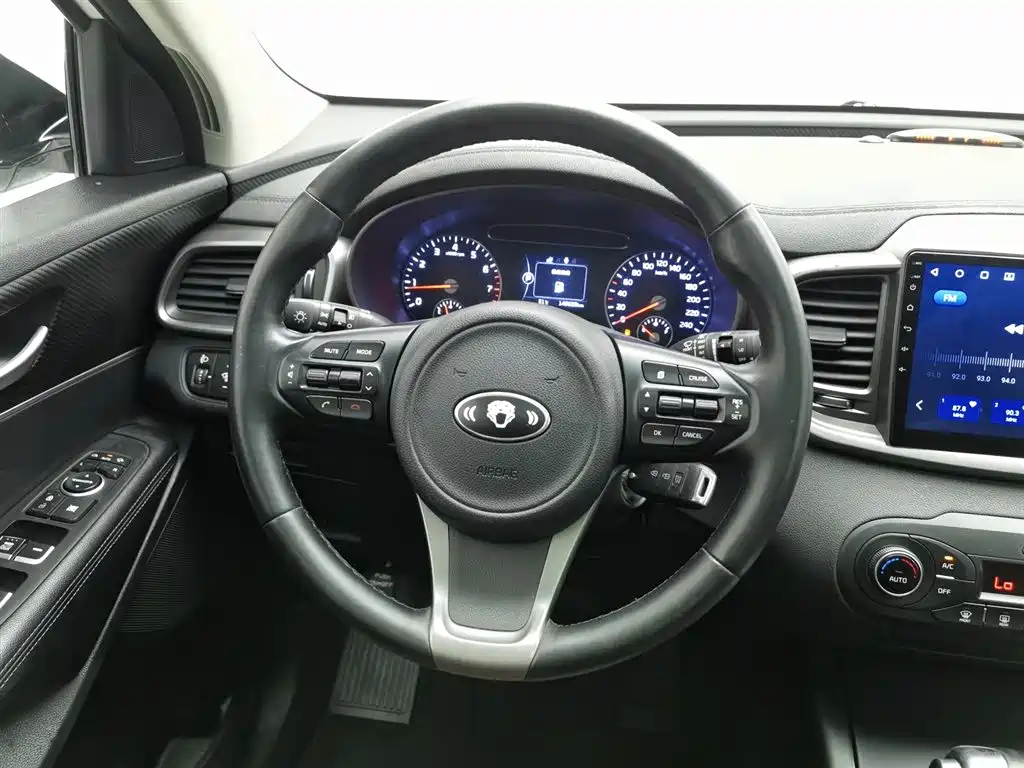 Kia Sorento 2015 — фото 11