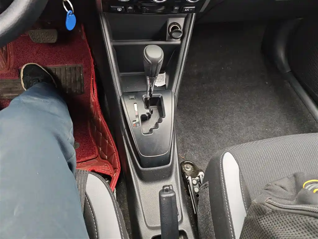 Toyota Yaris L 2021 — фото 14