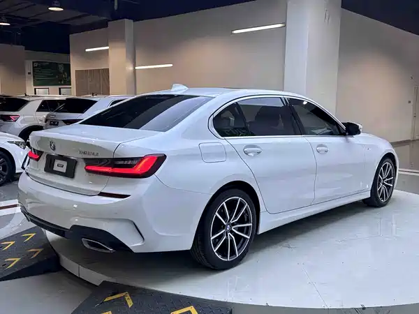 BMW 3 Series 2022