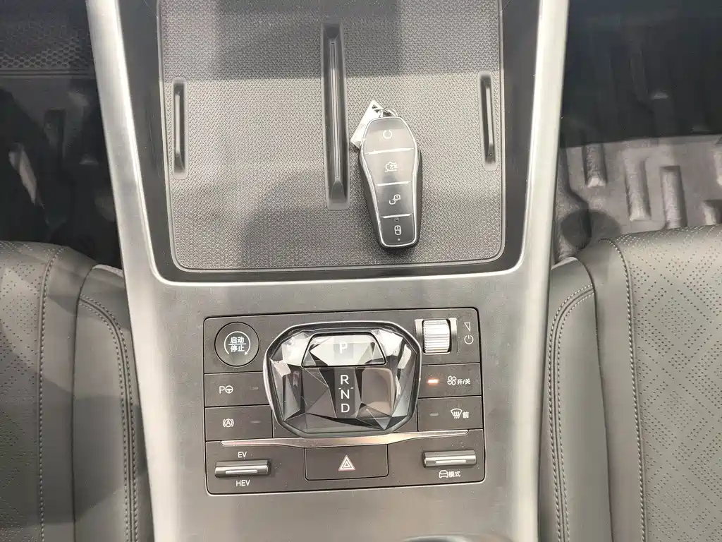 BYD Qin PLUS 2025 — фото 13