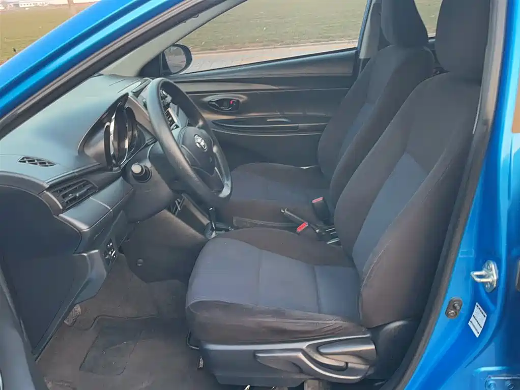 Toyota Yaris L 2018 — фото 11