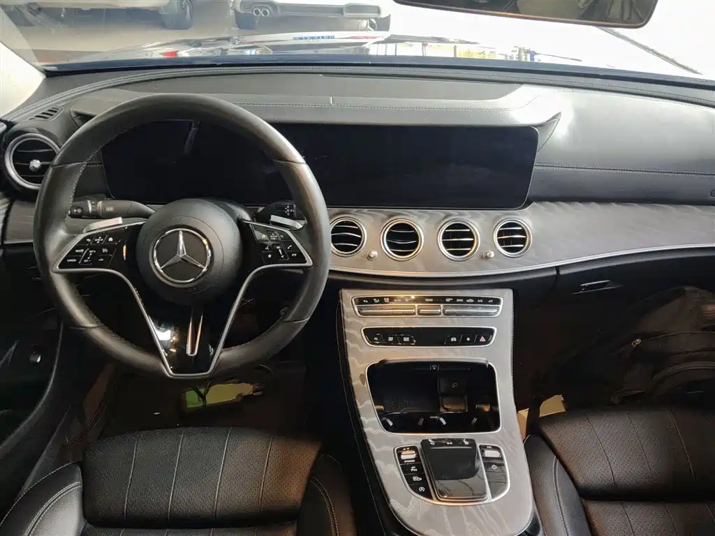 Mercedes-Benz E-Class 2022 — фото 10
