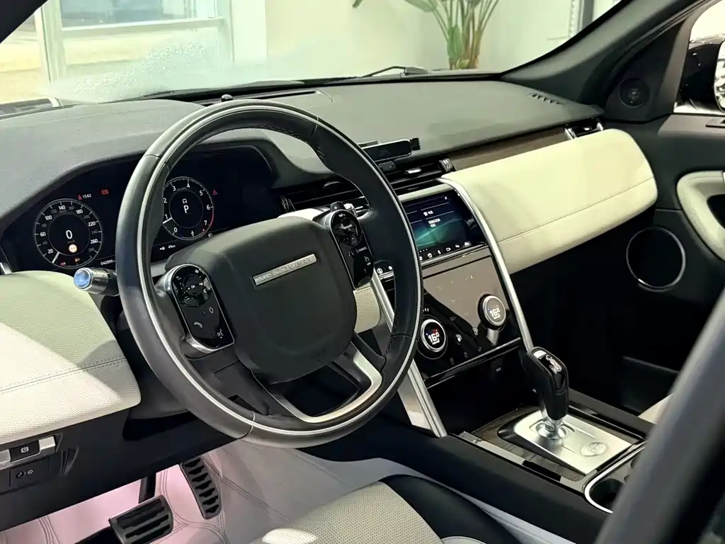 Land Rover Discovery Sport 2021 — фото 10