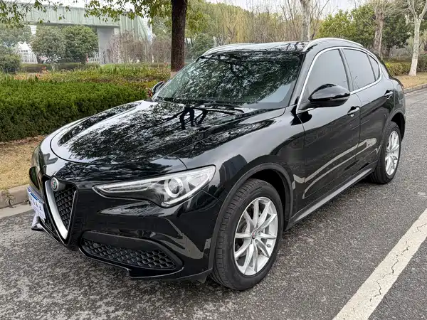 Alfa Romeo Stelvio 2017