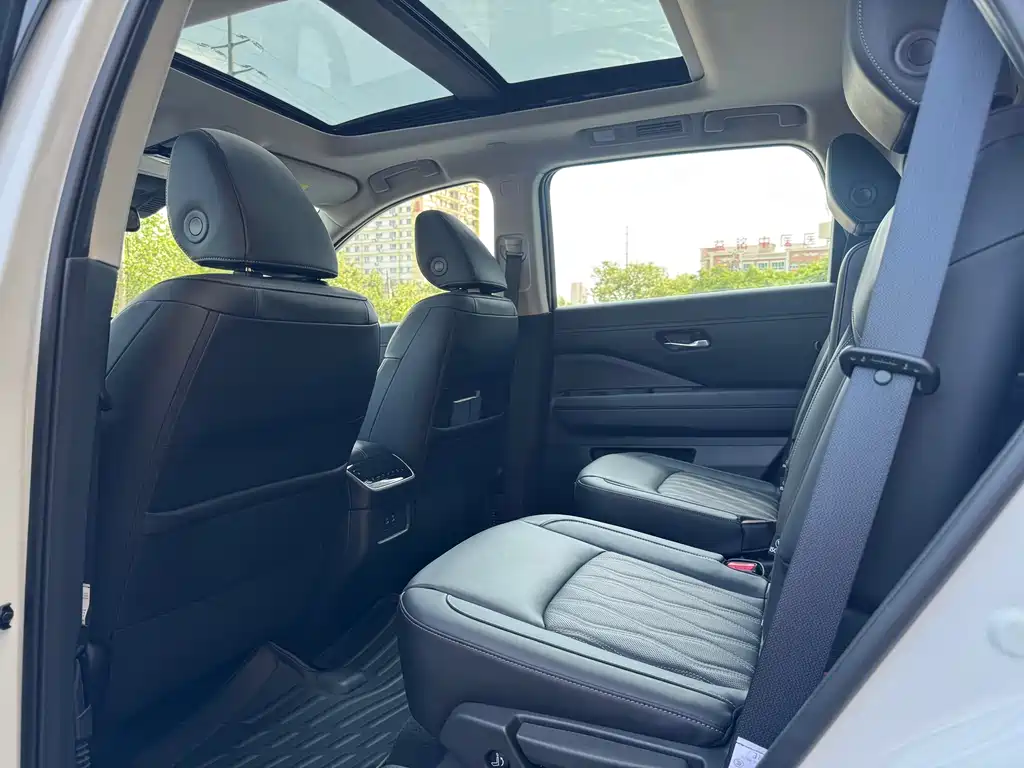 Nissan Teramont 2025