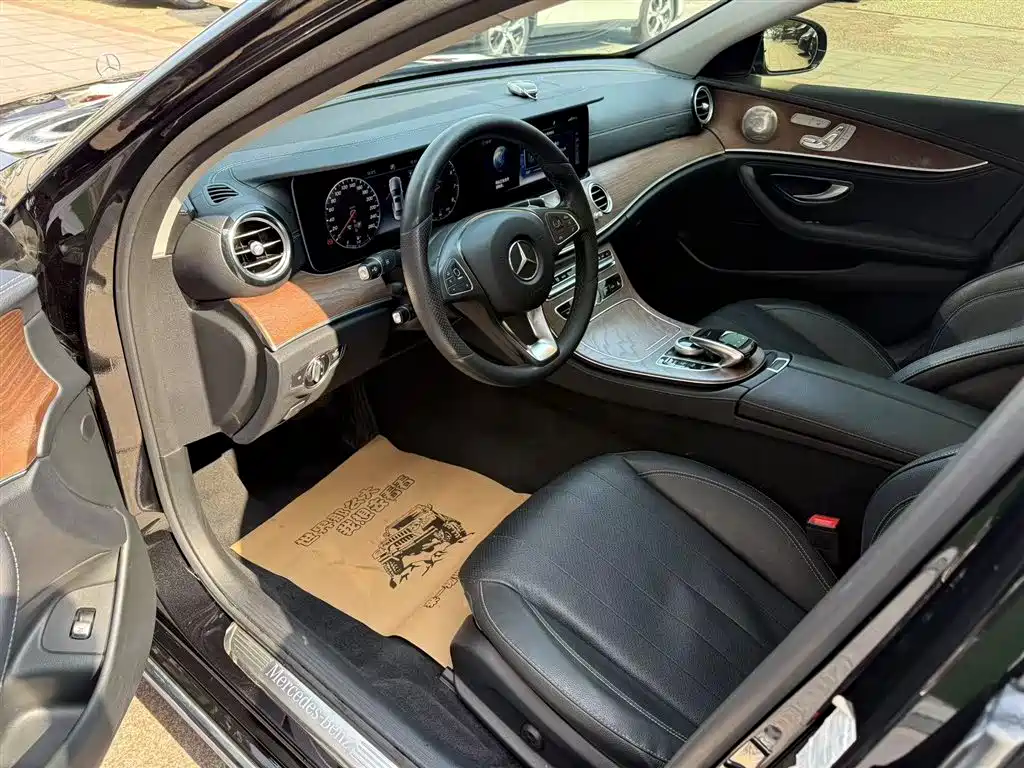 Mercedes-Benz E-Class 2018 — фото 10