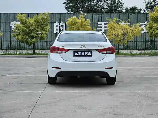Hyundai Elantra Langdong 2013