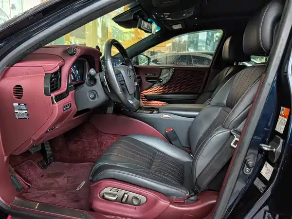 Lexus LS 2021