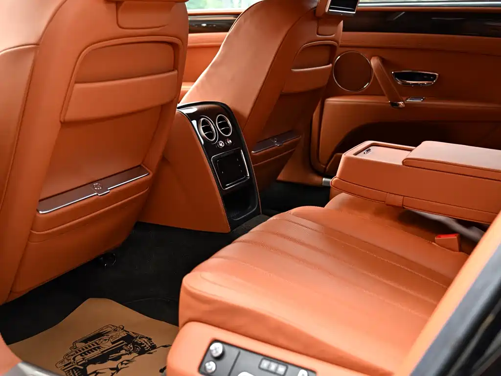 Bentley Flying Spur 2017 — фото 8