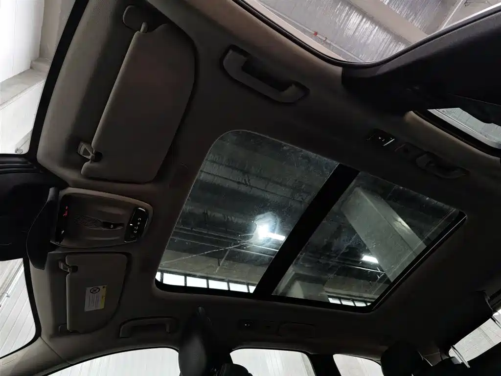 Volvo XC60 2018 — фото 14