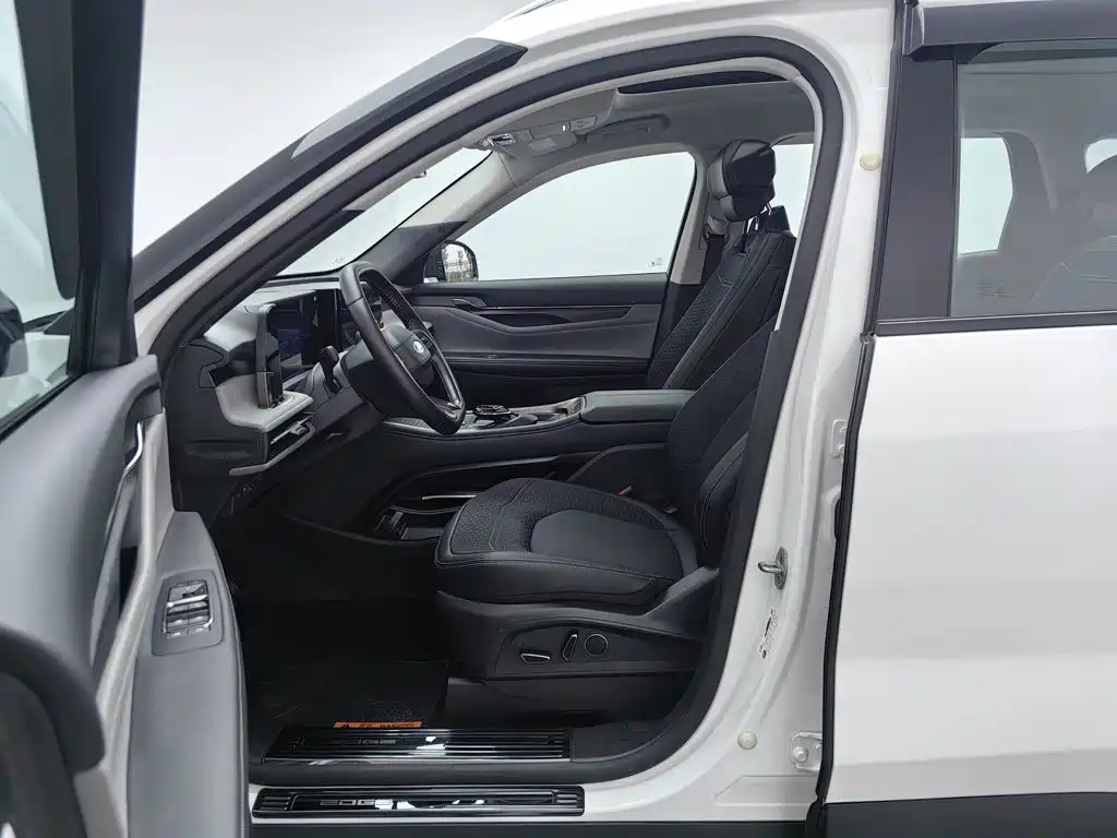 Ford Edge 2023 — фото 10