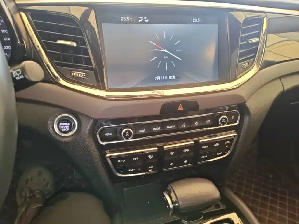 GAC Trumpchi GS8 2017 — фото 13