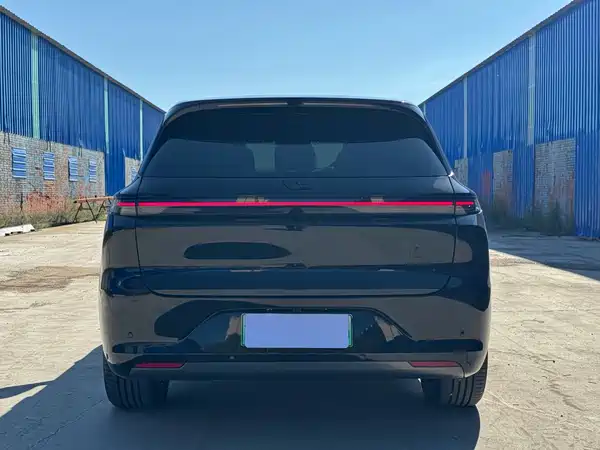 Li Auto L6 2025